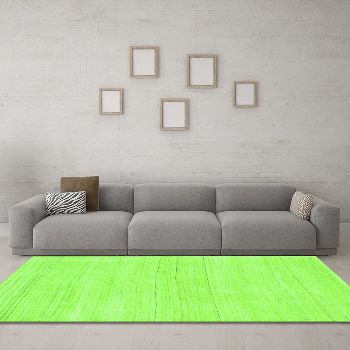 Machine Washable Solid Green Modern Area Rugs in a Living Room,, wshabs136grn