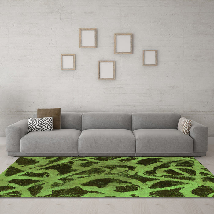 Machine Washable Abstract Green Modern Area Rugs in a Living Room,, wshabs1370grn