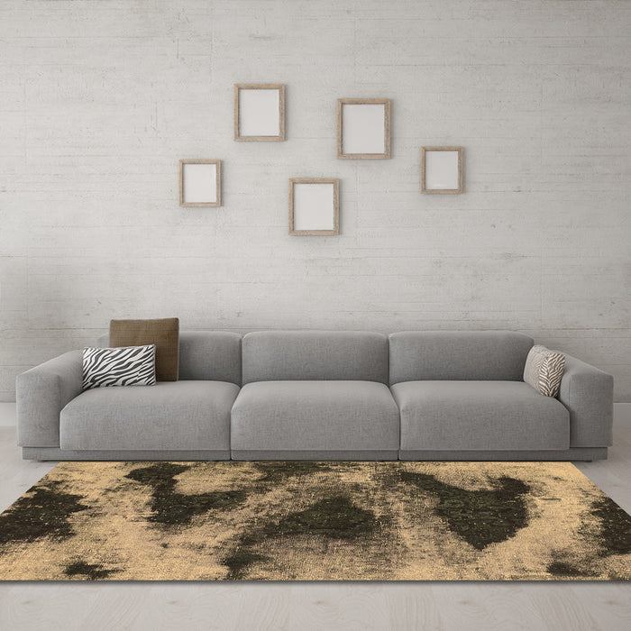 Machine Washable Abstract Brown Modern Rug in a Living Room,, wshabs1372brn