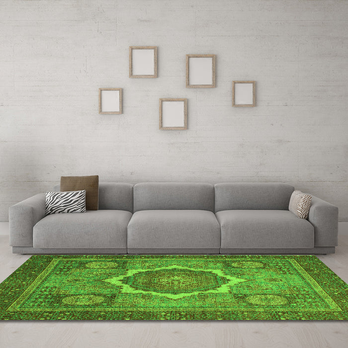 Machine Washable Abstract Green Modern Area Rugs in a Living Room,, wshabs1374grn