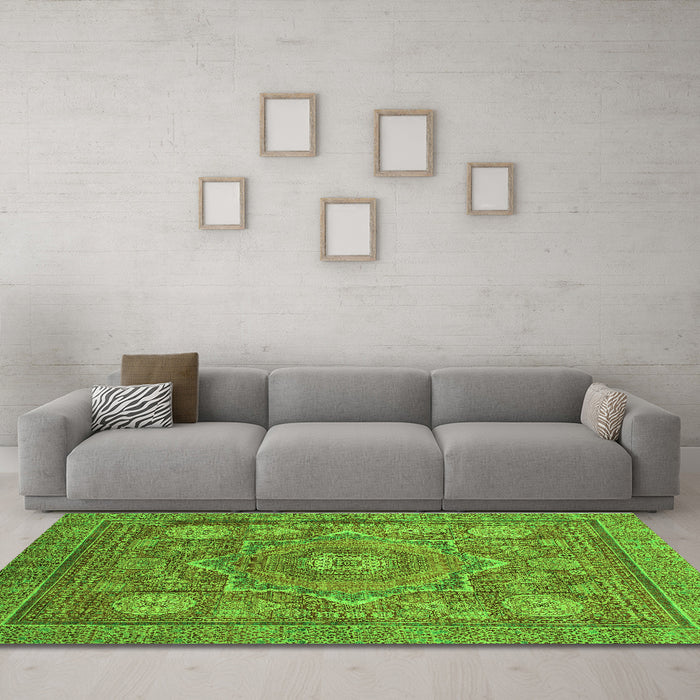 Machine Washable Abstract Green Modern Area Rugs in a Living Room,, wshabs1375grn