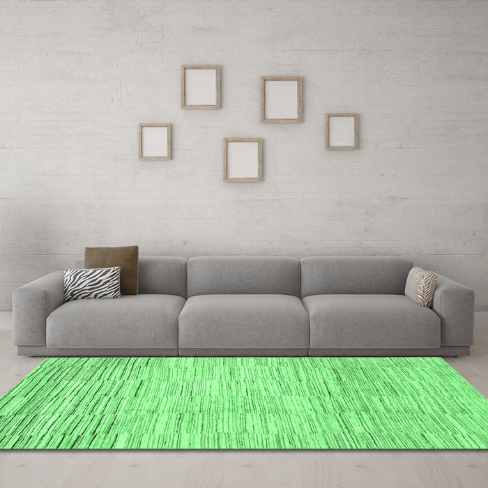 Machine Washable Solid Emerald Green Modern Area Rugs in a Living Room,, wshabs1377emgrn