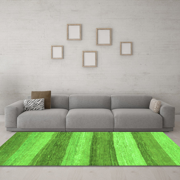Machine Washable Abstract Green Modern Area Rugs in a Living Room,, wshabs1379grn