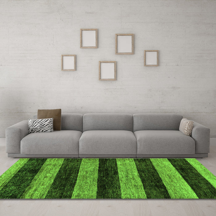 Machine Washable Abstract Green Modern Area Rugs in a Living Room,, wshabs137grn