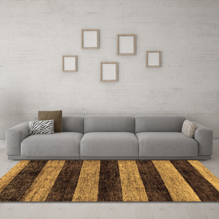 Machine Washable Abstract Brown Modern Rug in a Living Room,, wshabs137brn