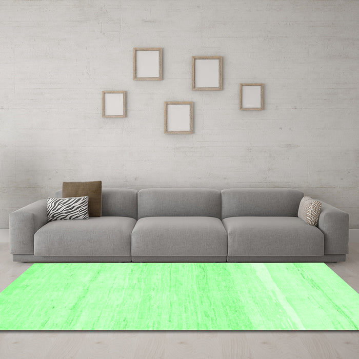 Machine Washable Solid Emerald Green Modern Area Rugs in a Living Room,, wshabs1380emgrn