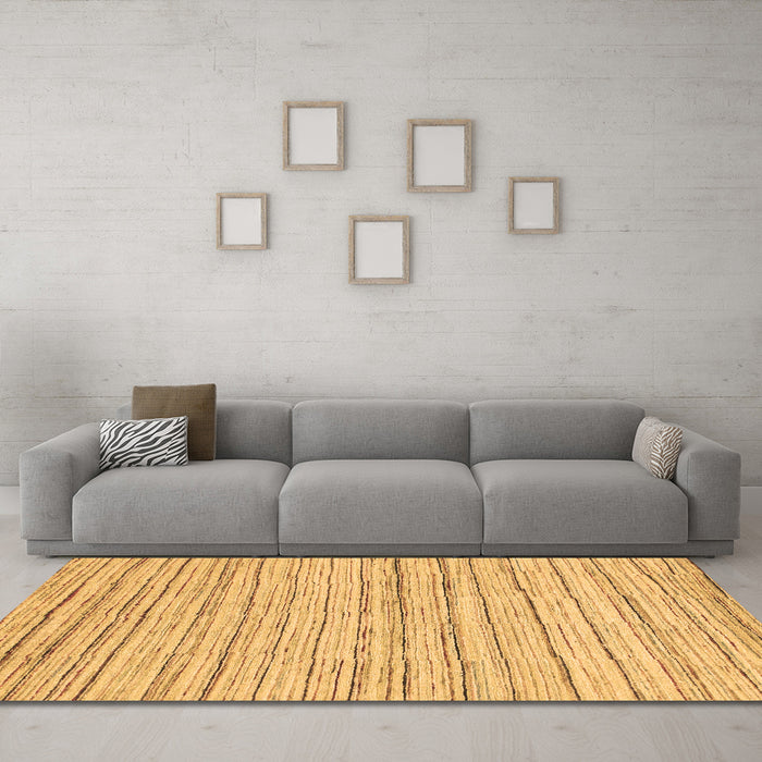 Machine Washable Abstract Brown Modern Rug in a Living Room,, wshabs1386brn