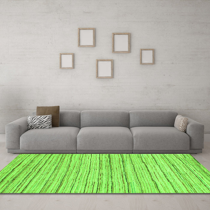 Machine Washable Abstract Green Modern Area Rugs in a Living Room,, wshabs1386grn