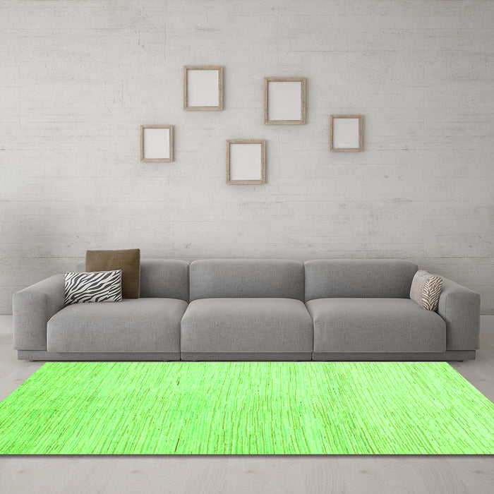 Machine Washable Solid Green Modern Area Rugs in a Living Room,, wshabs1389grn