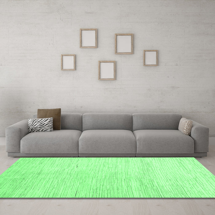 Machine Washable Solid Emerald Green Modern Area Rugs in a Living Room,, wshabs1389emgrn