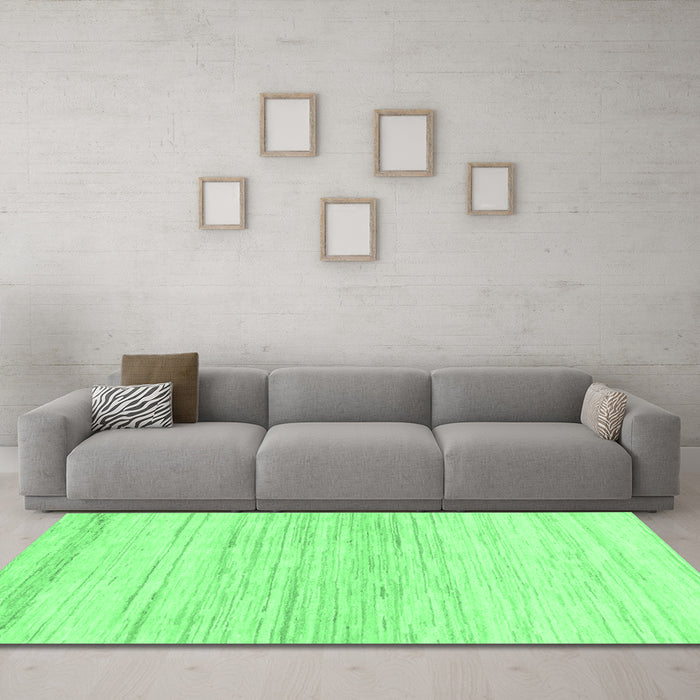 Machine Washable Solid Emerald Green Modern Area Rugs in a Living Room,, wshabs1390emgrn