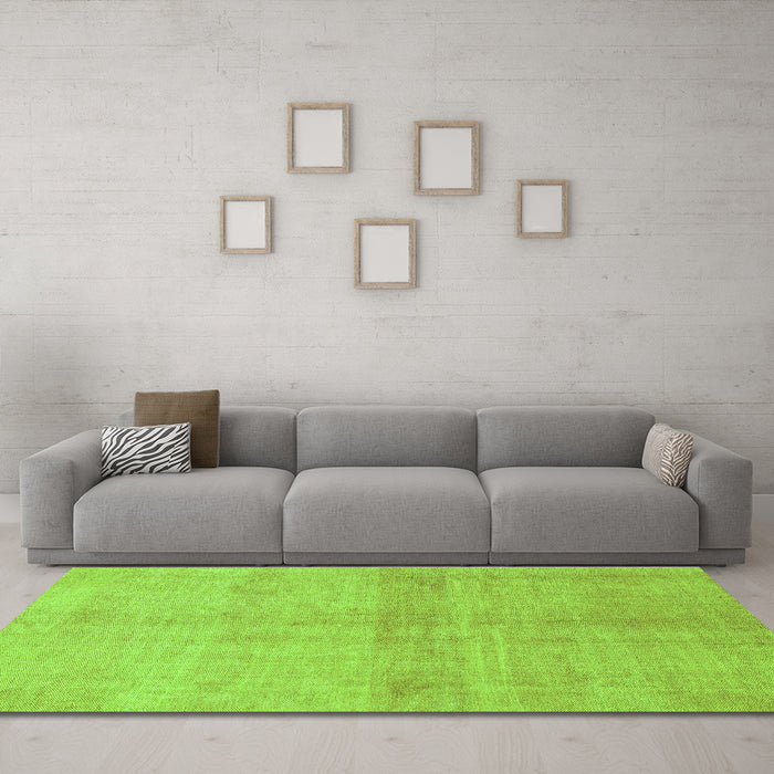 Machine Washable Abstract Green Modern Area Rugs in a Living Room,, wshabs1402grn