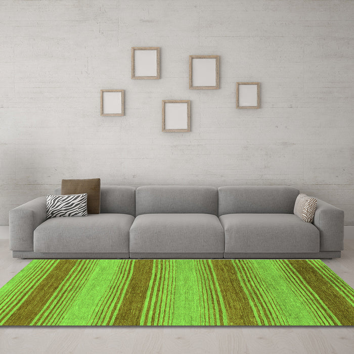 Machine Washable Abstract Green Modern Area Rugs in a Living Room,, wshabs1410grn