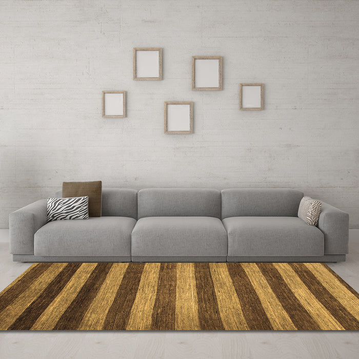 Machine Washable Abstract Brown Modern Rug in a Living Room,, wshabs1413brn