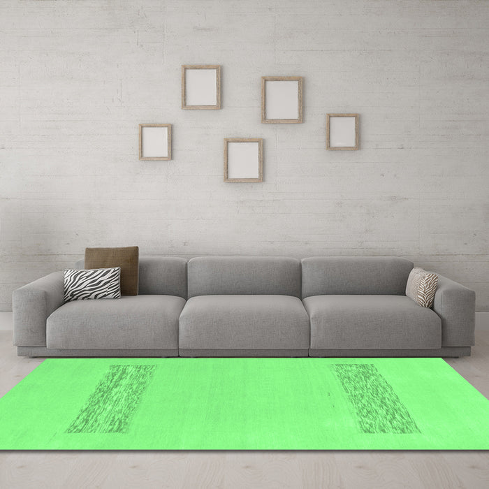 Machine Washable Solid Emerald Green Modern Area Rugs in a Living Room,, wshabs141emgrn