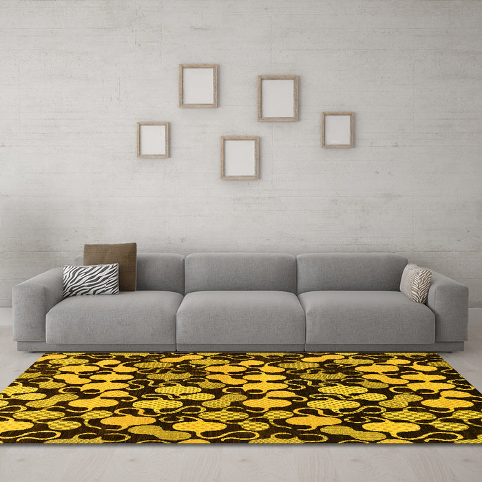 Machine Washable Abstract Yellow Modern Rug in a Living Room, wshabs144yw