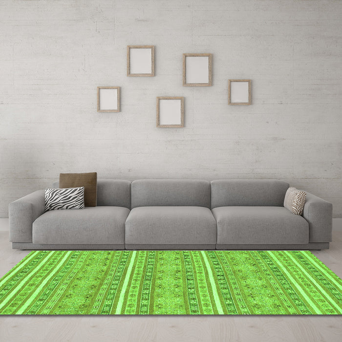 Machine Washable Abstract Green Modern Area Rugs in a Living Room,, wshabs1455grn