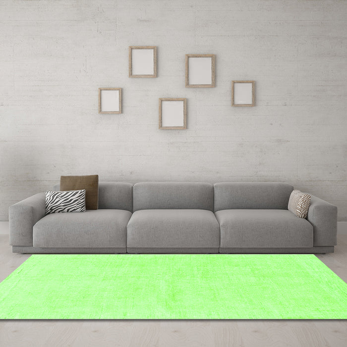 Machine Washable Solid Green Modern Area Rugs in a Living Room,, wshabs1461grn
