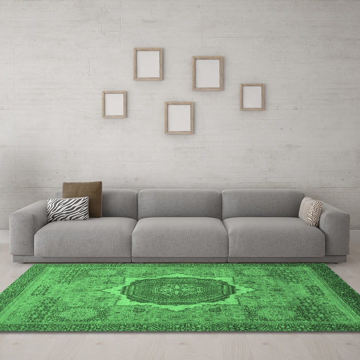 Machine Washable Oriental Emerald Green Modern Area Rugs in a Living Room,, wshabs1470emgrn