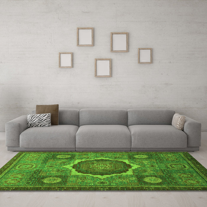 Machine Washable Oriental Green Modern Area Rugs in a Living Room,, wshabs1473grn