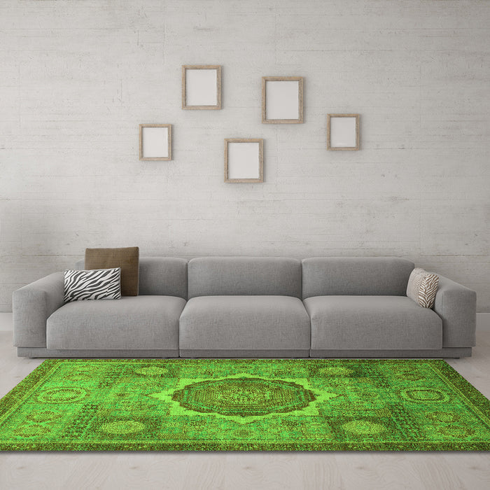 Machine Washable Oriental Green Modern Area Rugs in a Living Room,, wshabs1475grn