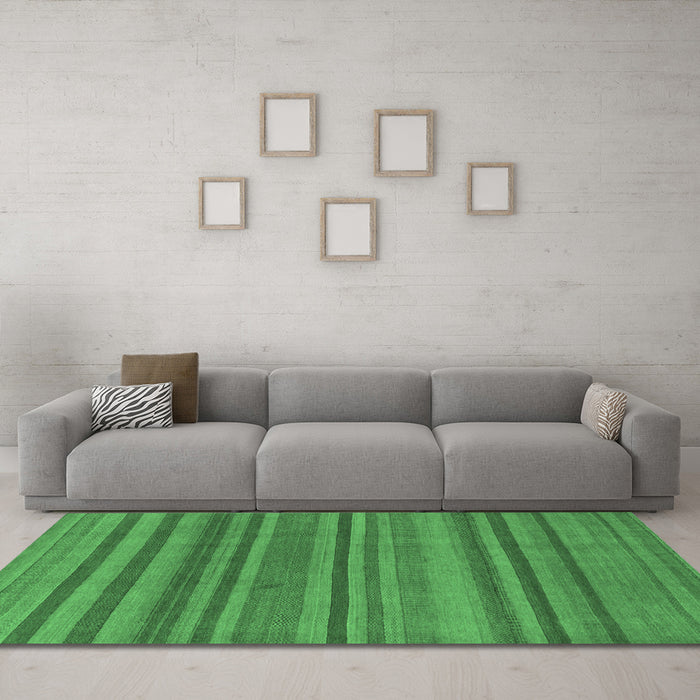 Machine Washable Oriental Emerald Green Modern Area Rugs in a Living Room,, wshabs1477emgrn