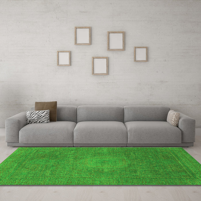 Machine Washable Oriental Green Modern Area Rugs in a Living Room,, wshabs1479grn