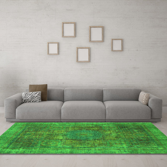 Machine Washable Oriental Green Modern Area Rugs in a Living Room,, wshabs1481grn