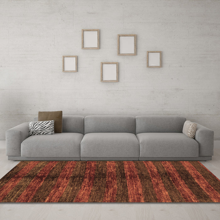 Machine Washable Oriental Brown Modern Rug in a Living Room,, wshabs1485brn