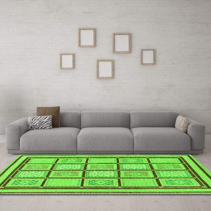 Machine Washable Abstract Green Modern Area Rugs in a Living Room,, wshabs148grn
