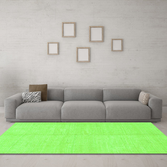 Machine Washable Solid Green Modern Area Rugs in a Living Room,, wshabs1493grn