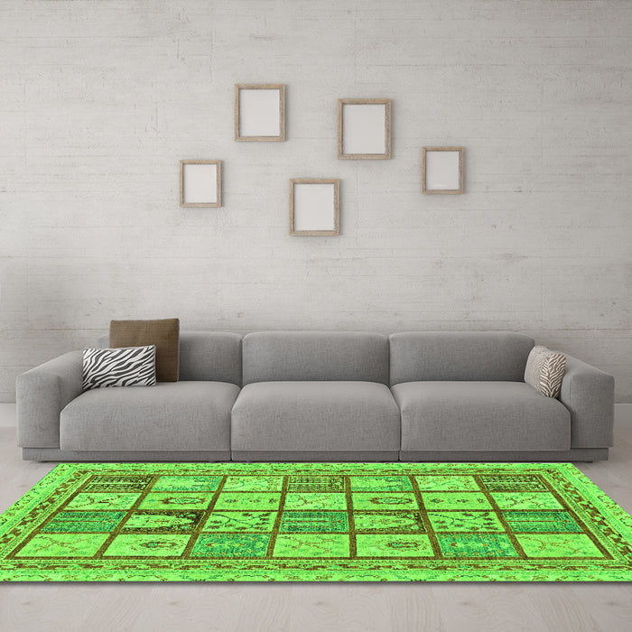 Machine Washable Abstract Green Modern Area Rugs in a Living Room,, wshabs149grn