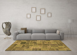 Machine Washable Patchwork Brown Transitional Rug in a Living Room,, wshabs1505brn