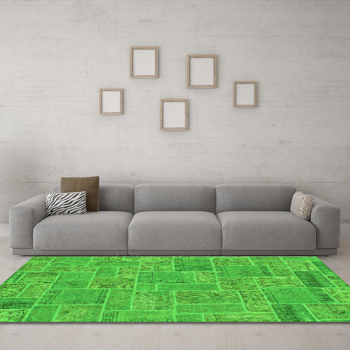 Machine Washable Patchwork Green Transitional Area Rugs in a Living Room,, wshabs1510grn