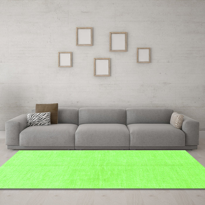 Machine Washable Solid Green Modern Area Rugs in a Living Room,, wshabs1520grn