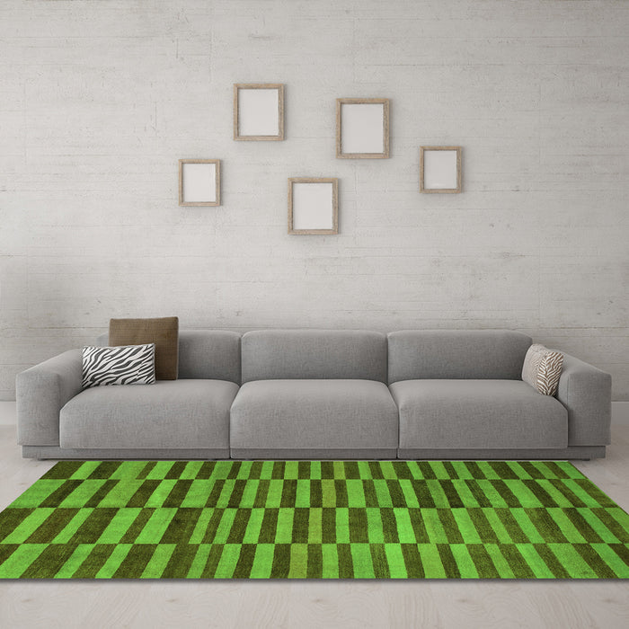 Machine Washable Abstract Green Modern Area Rugs in a Living Room,, wshabs1540grn