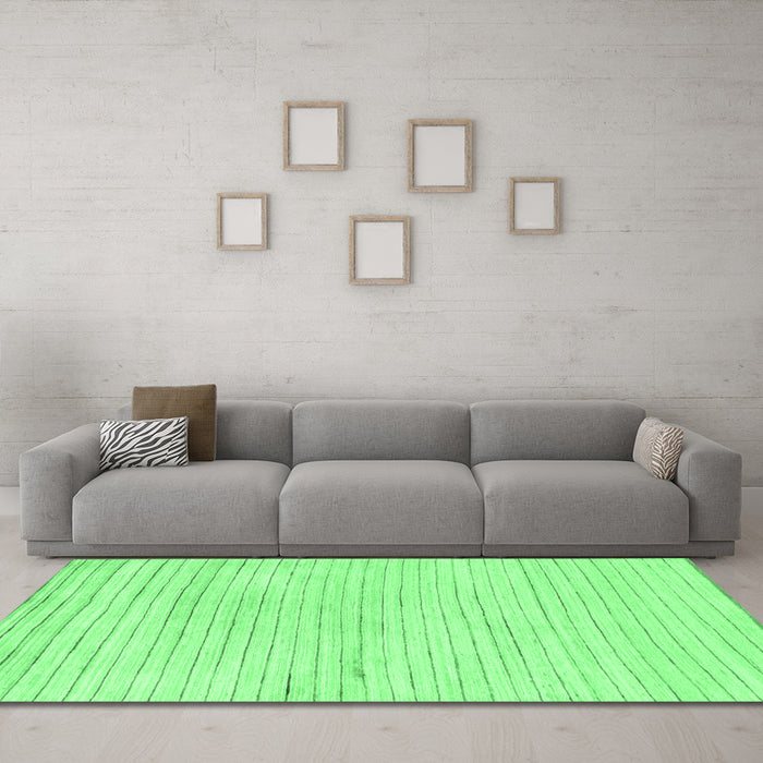 Machine Washable Solid Emerald Green Modern Area Rugs in a Living Room,, wshabs1551emgrn
