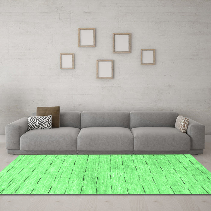 Machine Washable Solid Emerald Green Modern Area Rugs in a Living Room,, wshabs1552emgrn