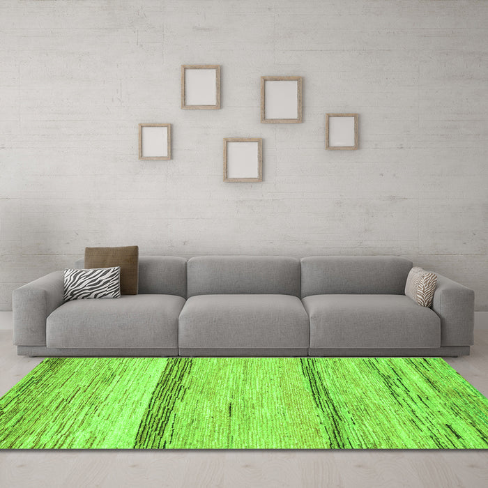 Machine Washable Abstract Green Modern Area Rugs in a Living Room,, wshabs1553grn