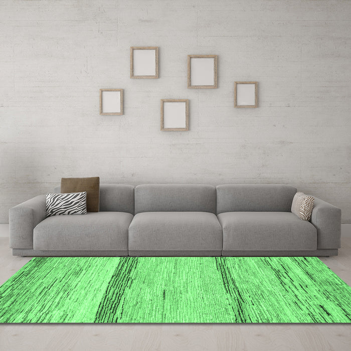 Machine Washable Abstract Emerald Green Modern Area Rugs in a Living Room,, wshabs1553emgrn