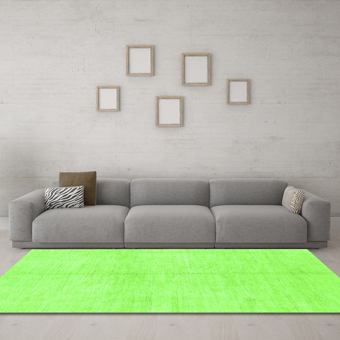 Machine Washable Solid Green Modern Area Rugs in a Living Room,, wshabs1557grn