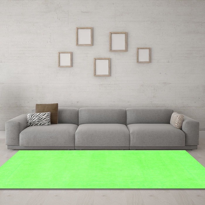 Machine Washable Solid Green Modern Area Rugs in a Living Room,, wshabs155grn