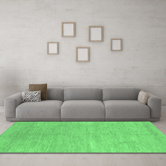 Machine Washable Abstract Emerald Green Modern Area Rugs in a Living Room,, wshabs1585emgrn