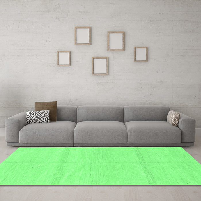 Machine Washable Solid Emerald Green Modern Area Rugs in a Living Room,, wshabs1595emgrn