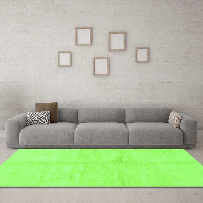 Machine Washable Solid Green Modern Area Rugs in a Living Room,, wshabs1598grn