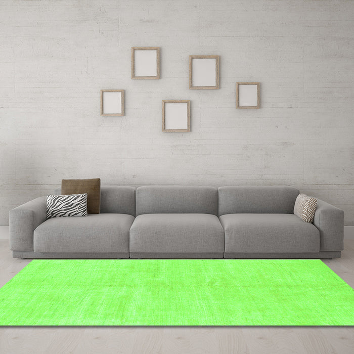 Machine Washable Solid Green Modern Area Rugs in a Living Room,, wshabs1599grn