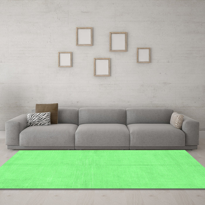 Machine Washable Solid Emerald Green Modern Area Rugs in a Living Room,, wshabs1601emgrn
