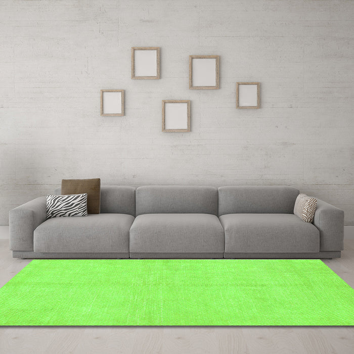 Machine Washable Solid Green Modern Area Rugs in a Living Room,, wshabs1601grn