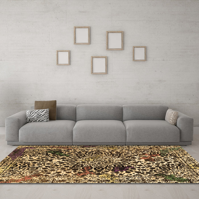 Machine Washable Abstract Brown Modern Rug in a Living Room,, wshabs1603brn