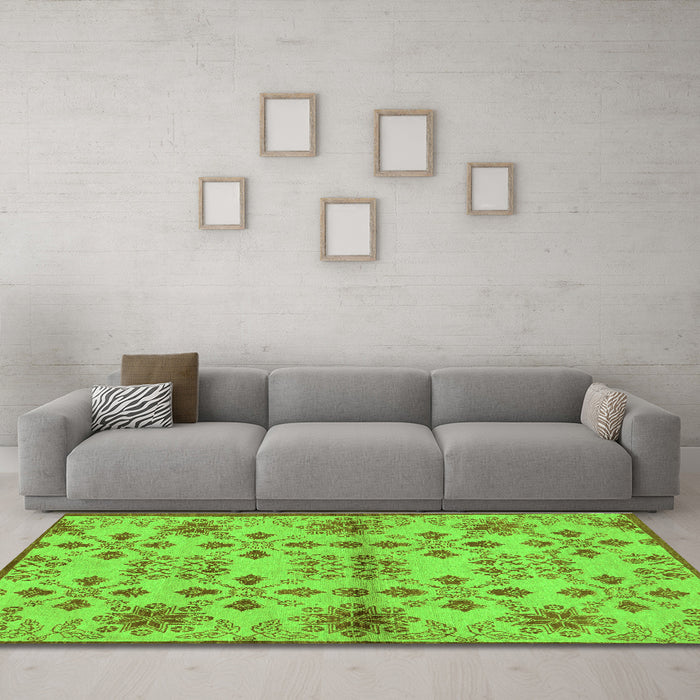 Machine Washable Abstract Green Modern Area Rugs in a Living Room,, wshabs160grn